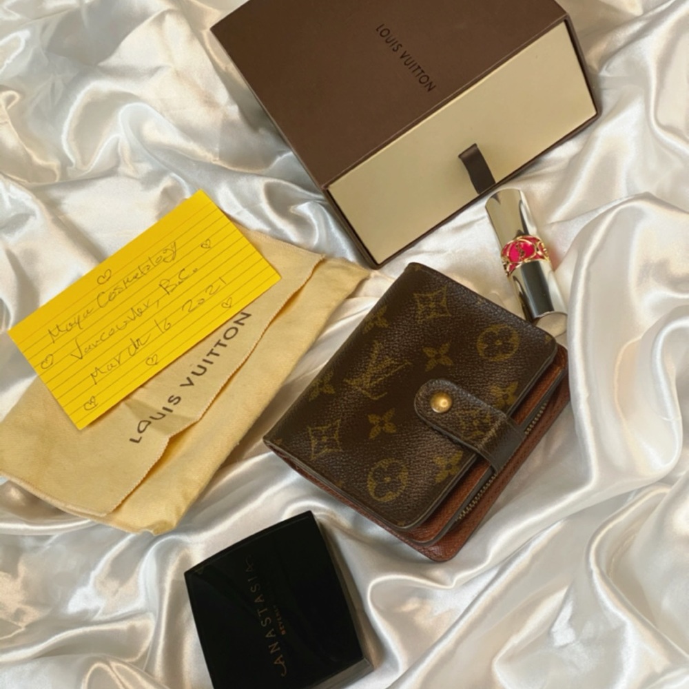 ‼️100%Authentic Louis Vuitton Monogram Wallet